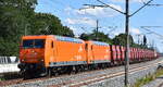 AMEH Trans - ArcelorMittal Eisenh�ttenstadt Transport GmbH, Eisenh�ttenstadt [D] mit ihrer   145-CL 001  [NVR-Nummer: 91 80 6145 081-6 D-EKO] +  145-CL 005  [NVR-Nummber: 91 80 6145 096-4 D-EKO] und dem Arcelor innofreigt Sch�ttgutwagenzug f�r Eisenerz (leer) am Haken Richtung Hansaport im Hamburger Hafen am 25.08.26 H�he Bahnhof Gl�wen.