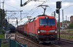 DB Cargo AG, Mainz [D] mit der Doppeltraktion  193 341  [NVR-Nummer: 91 80 6193 341-5 D-DB] +  152 080-8  [NVR-Nummer: 91 80 6152 080-8 D-DB] und dem Erzzug aus Hamburg Richtung Ziltendorf EKO am 06.10.26 H�he Bahnhof F�rstenwalde (Spree).