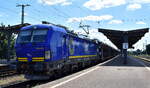 pkw-nutzfahrzeug-u-lkw-transportzuege/888005/hsl-logistik-gmbh-hamburg-d-mit HSL Logistik GmbH, Hamburg [D] mit der geleasten BRCE Vectron 'X4 E - 801' [NVR-Nummer: 91 80 7193 801-6 D-DISPO] und einem PKW-Transportzug am 10.07.25 Durchfahrt Bahnhof Magdeburg-Neustadt.