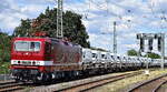 pkw-nutzfahrzeug-u-lkw-transportzuege/888018/deltarail-gmbh-frankfurt-oder-mit-ihrer DeltaRail GmbH, Frankfurt (Oder) mit ihrer '243 069-2' (NVR: '91 80 6143 069-3 D-DELTA') und einem Nutzfahrzeug-Transportzug (fabrikneue VW-Nutzfahrzeuge aus polnischer Produktion) am 10.07.25 Höhe Bahnhof Magdeburg-Neustadt.