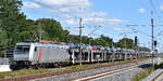 AKIEM SAS Leasinglok  185 570-9  [NVR-Nummer: 91 80 6185 570-9 D-AKIEM], aktueller Leasingnehmer? mit einem PKW-Transportzug (fabrikneue AUDI Modelle u.a.) am 25.08.26 H�he Bahnhof Gl�wen. 
