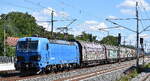 LOCON LOGISTIK & CONSULTING AG, Berlin [D] mit der geleasten northrail Smartron  192 011  [NVR-Nummer: 91 80 6192 011-5 D-NRAIL] und einem Ganzzug Schiebewandwagen am 25.08.26 H�he Bahnhof Gl�wen.