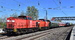 Wedler Franz Logistik GmbH & Co. KG, Potsdam mit der Doppeltraktion 'Lok 22' [NVR-Nummer: 92 80 1203 114-4 D-WFL] + 'Lok 25' [NVR-Nummer: 92 80 1203 112-8 D-WFL] und der firmeneigenen Sonderzug-Wagengarnitur auf dem Weg zur Abstellung RLC Wustermark  ...