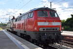 Manuel Zimmermann Eisenbahndienstleistungen, Hellenhahn mit  ihrer  218 451-3  (NVR:  92 80 1218 451-3 D-MZE) am Haken der ihrer tollen Museumslok  E10 1239  (NVR:  91 80 6110 239-1 D-MZE ) am 09.06.26 Durchfahrt Bahnhof Ruhland.
