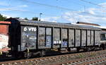 Drehgestell-Hochbordwagen mit Schwenkdach vom Einsteller VTG Schweiz GmbH mit deutscher Registrierung mit der Nr.