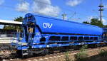 Vierachsiger Sch�ttgutwagen f�r den Transport von n�sseempfindlichen Sch�ttg�tern mit Schwenkdach vom Einsteller On Rail GmbH mit der Nr. 37 TEN GE 80 D-ORWU 0839 027-0 Tadns in einem Ganzzug am 06.09.26 H�he Bahnhof Luckenwalde.