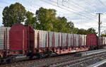 Drehgestell-Flachwagen vom Einsteller On Rail GmbH mit der Nr. 37 RIV 80 D-ORME 3521 163-0 Rnoos 644 in einem Ganzzug am 17.09.26 H�he Bahnhof Berlin Karow.