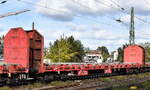 Diese vierachsigen Drehgestell-Flachwagen der Regelbauart sind speziell f�r den Transport von Stammholz (Rundholz) und Schnittholz konzipiert worden, hier ein Wagen der DB Cargo Polska S.A. mit der Nr. 37 RIV 80 D-DBSRP 3525 345-9 Roos-t 645 in einem Ganzzug am 14.10.26 H�he Bahnhof Magdeburg Neustadt.