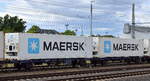 4-gattung-l-flachwagen-mit-einzelradsaetzen-in-sonderbauart-fotos/888030/flachwageneinheit-zum-transport-von-containern-oder Flachwageneinheit zum Transport von Containern oder WEchselbehältern vom Einsteller ERMEWA SA mit deutscher Registrierung mit der Nr. 27 TEN 80 D-ERSA 4377 596-6 Laagrs beladen mit Kühlcontainern in einem Ganzzug am 10.07.25 Höhe Bahnhof Magdeburg Hbf.