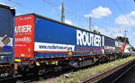 Gelenk-Taschenwagen vom Einsteller ERR European Rail Rent GmbH mit der Nr. 37 RIV 80 D-ERR 4961 840-8 Sggmrss 1 in einem KLV-Zug am 10.07.26 H�he Bahnhof Magdeburg-Neustadt.