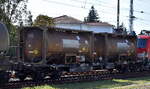 Drehgestell-Flachwagen zum Transport von Containern u. Wechselbeh�ltern vom Einsteller ATIR Rail SA mit deutscher Registrierung mit der Nr. 37 RIV 80 D-ATRR 4551 002-1 Sgmns in einem gemischten G�terzug am 28.09.26 H�he Bahnhof Stendal Hbf.