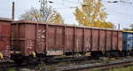 Drehgestell-Hochbordwagen vom Einsteller WASCOSA AG mit der Nr. 37 RIV 80 D-WASCO 5375 775-3 Eanos in einem Ganzzug am 29.10.26 H�he Bahnhof Magdeburg Neustadt.