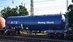 Kesselwagen vom Einsteller ATIR RAIL lt. Kesselfirmenlogo vom Leasingunternehmen AITX Rail Europe SAS angemietet mit der Nr. 35 TEN GE 80 D-ATRR 7830 949-1 Zacns, lt. UN-Nr.: 30/1202 zm Transport von Dieselkraftstoff in einem Ganzzug am 30.08.26 H�he Bahnhof Frankfurt (Oder).