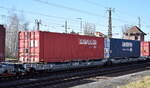 4-gattung-s-flachwagen-mit-drehgestellen-in-sonderbauart-fotos/875878/gelenk-taschenwagen-vom-einsteller-rail-cargo-austria Gelenk-Taschenwagen vom Einsteller Rail Cargo Austria AG mit französischer Registrierung mit der Nr. 33 TEN 87 F-RCW 4956 454-2 Sdggmrss (GE) in einem KLV-Zug auch mit Containern am 04.03.25 Höhe Bahnhof Frankfurt (Oder).