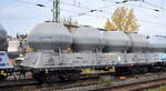 Polnischer Drehgestell-Staubgutwagen vom Einsteller QEMETICA Cargo Sp. z o.o. mit der Nr. 33 RIV 51 PL-TRSOD 930 5 021-8 Uacs in einem Ganzzug am 29.10.26 H�he Bahnhof Magdeburg Neustadt.