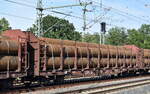 Drehgestell-Flachwagen mit Rungen u. Niederbindeeinrichtung der CD- Cargo mit der Nr. 31 RIV 54 CZ-CDC 3525 126-1 Roos 207.3 in einem G�terzug mit verschiedenen Stahlrohren am 18.06.26 H�he Leipzig-Thekla.