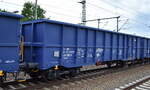Tschechischer offener Drehgestell-Hochbordwagen vom slowakischen Einsteller AXBENET s.ro. mit der Nr. 33 TEN 54 CZ-AXBSK 5375 857-5 Eanos 154.0 (GE) in einem Ganzzug am 16.05.25 Höhe Bahnhof Golm (Potsdam).