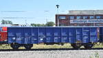 Tschechischer Drehgestell-Hochbordwagen vom Einsteller AXBENET s.ro. mit der Nr. 33 TEN GE 54 CZ-AXBSK 5375 814-6 Eanos 154.0 in einer Abstellgruppe gegen�ber dem Instandhaltungswerk Wittenberge am 13.08.26