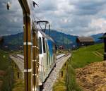 Ein Blick aus unserem Goldenpasszug gezogen von der MOB Ge 4/4 8001, hier am 28.05.2012 kurz vor Rougemont.