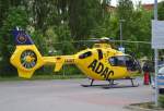 ADAC Rettungshubschrauber Eurocopter EC-135 P2  Christoph 31  (D-HBYH) am 20.05.15 Penny-Parkplatz Berlin-Pankow gelandet.