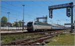 Der FS E 403.006 verl�sst mit ihrem IC 510 von Salerno nach Torino Viareggio.