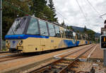 Ein vierteiliger SSIF Panoramatriebzug (ABe 12/16) verlässt am 15.09.2017 den Bahnhof Santa Maria Maggiore (Stazione SSIF di Santa Maria Maggiore) in Richtung Domodossola.
