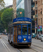 Der ATM   Ventotto  1825 (Tipo 1928, ATM-Baureihe 1500) als Linie 5 (Ortica - Ospedale Maggiore (Niguarda)) am 14.09.2017 auf der Via Fabio Filzi in Mailand, nähe Milano Centrale.