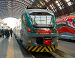Frontansicht des ETR 425 - 063  Jazz  der Trenord am 29.12.2015 im Bahnhof Milano Centrale (Mailand Zentral).