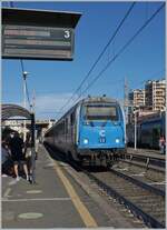 Mit einem Steuerwagen an der Spitze erreicht der FS Trenitalia interCity iC 501 von Sestri Levante nach Napoli den Bahnhof von Civitavecchia. 

27. Sept. 2025
