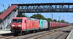 ArcelorMittal Eisenhüttenstadt Transport GmbH, Eisenhüttenstadt [D]  mit der angemieteten '145 056-8' [NVR-Nummer: 91 80 6145 056-8 D-DB] + der geleasten ATLU Lok '185 633-5' [NVR-Number: 91 80 6185 633-5 D-ATLU] als Doppeltraktion mit dem  ...