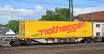 Dieser farbenfrohe Container mit der Aufschrift www.nothegger.at gehört dem namhaften östereichischen Logistikunternehmen (Intermodal) Nothegger Transport Logistik GmbH, 24.05.14 Bhf.