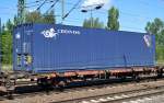 Einer der großen US-amerikanischen Intermodal Leasing Container Anbieter, die CRONOS Group ist in vielen Containerzügen zu sichten, zum Teil auch in Ganzzügen, 12.08.14 Bhf. Flughafen Berlin-Schönefeld.