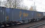 Gelenk-Containertragwagen vom Einsteller ERR mit der Nr. 33 RIV 80 D-ERR 4961 127-4 Sggmrss 90´Heimatbahnhof: Duisburg-hafen mit zwei Tschibo-Containern beladen am 26.01.16 Berlin-Hirschgarten.