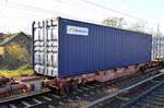 Ein Containertragwagen vom Einsteller TOUAX RAIL LTD mit ungarischer Registrierung der Nr.