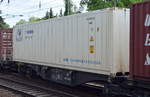 Yuxinou ist der Name einer Güterzug-Verbindung der YuXinOu Logistics Company Ltd., eines Joint Ventures zwischen der RŽD Logistika JSC, Russland, der Transportholding Chunzin (CQCT) und der China Railways International Multimodal Transport Company Ltd. (CRIMT), beide aus der Volksrepublik China, der KTZ-Containergesellschaft Kaztransservice JSC, Kasachstan, und der Schenker China Ltd. der DB Schenker Rail AG, Deutschland. Hier ein 40’ Standard Container mit genau dieser Bezeichnung in weiß, sehe ich zum ersten Mal in einem Containerzug, 17.07.17 Berlin-Hirschgarten.