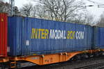 Ein großer blauer 45ér Container mit der Aufschrift INTER MODAL BOX COM am 31.01.18 Berlin-Hirschgarten.