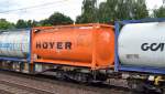Oranger HOYER Tankcontainer am 28.07.15 Berlin-Hirschgarten.