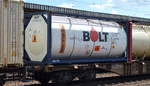 Ein Tankcontainer (UN-Nr.90/3082 = umweltgefährdender, flüssiger Stoff) der Fa.BOLT (Bulk Oil & Liquid Transport) Pte Ltd.