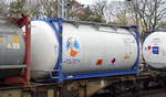 Ein 30ér Tankcontainer der Fa.  Bulk Tainer Logistics Ltd aus dem Vereinigtgten Königreich Großbritannien und Nordirland (UN-Nr.: 33/1173 = Ethylacetat) am 31.01.18 Berlin-Hirschgarten.