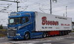 BROUWER URK INT. TRANSPORT (Niederlande) mit einem Sattelzug mit herrlicher DAF XG+ 400(480?) Zugmaschine am 01.10.25 Höhe Bahnübergang Rodleben.