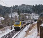 3009 zieht den IR 116 Luxembourg - Liers (heute mit 4 Wagen) durch das verschneite Lellingen.