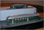 Im Vordergrund ein H0 HAG Modell eines SBB Triebwagen, zu dem es eigentlich kein Vorbildgibt. Am nächste kommt dem Modell der (Vorbild)-Triebwagen ABDe 4/4 welcher als  EVA Triebwagen  bei MThB (Mittelthurgaubahn), MO (Martigny-Orsières-Bahn, GFM (Chemins de fer fribourgeois Gruyère–Fribourg–Morat) und der RVT (Chemin de fer Régional du Val-de-Travers) eingesetzt waren. Das HAG Modell erschien auch in Variaten der WM (Wohlen - Meisterschwandenbahn) und BT (Bodensee-Toggenburg Bahn). Für das SBB sowie das BT Modell gag bes auch den entsprechenden Steuerwagen. Somit wollte HAG wohl den SBB BDe 4/4 UND de SBB RBe 4/4 mit dem selben Modell abdecken. 
Allen Vorbildwidrigkeiten zum Trotz, mir gefällt der Triebwagen.

Im Hintergrund und als Vergleich gedacht, ist ein Lima N-Spur Modell eines recht gut umgesetzten SBB RBe 4/4 zu sehen. 

31. Januar 2025