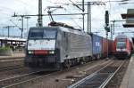 MRCE Dispolok ES 64 F4-452 (189 452-6, Siemens Bj.2009) für ECCO Rail tätig mit Containerzug bei der Durchfahrt im Bhf. Fulda Hbf. am 18.05.14