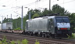ERSR mit der MRCE Dispo E 189-200 und KLV-Zug am 02.06.16 Berlin-Grünau.