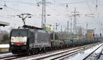 DB Cargo mit der MRCE Dispo 189 841-0/ES 64 F4-841 [NVR-Number: 91 80 6189 841-0 D-DISPO, Siemens Bj.2010] und einem polnischen Gütertransportzug mit Stahlprodukten am 11.01.17 Bf.