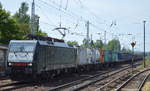 DB Cargo mit der MRCE Dispo ES 64 F4-457/189 457-5 und Containerzug Richtung Frankfurt/Oder am 18.07.17 Berlin-Hirschgarten.