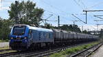 VPS - Verkehrsbetriebe Peine-Salzgitter GmbH, Salzgitter [D] mit der geleasten ELP Eurodual Lok '2159 265-8' [NVR-Nummer: 90 80 2159 265-8 D-ELP] und einem Schüttgutwagenzug für Kaolin am 01.08.25 Höhe Bahnhof Niederndodeleben.