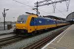Vergengenheit: NS 186 005 steht mit ICR in Amsterdam Cenytraal.