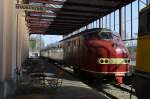Nederlands Spoorwegmuseum Utrecht:  Dieselelektrischer Triebwagen  De Rode Duivel , Hg: 125 km/h, Bj: 1960.