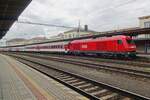 Am 26 Augustus 2021 treft ÖBB 2016 021 samt RE nach Wien Hbf in Bratislava hl.st. ein.
